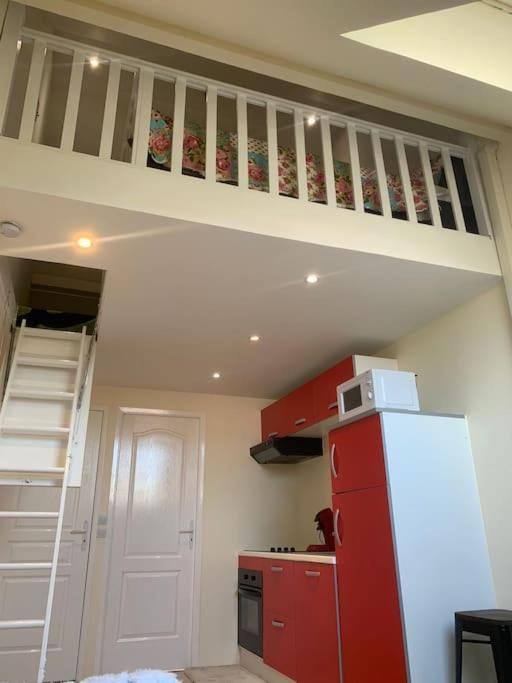 Studio Meuble Dans Une Maison Limay Bagian luar foto